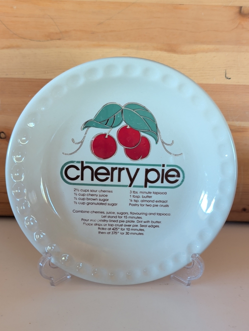 VTG. Ceramic Cherry Pie Recipe Plate. 🌟